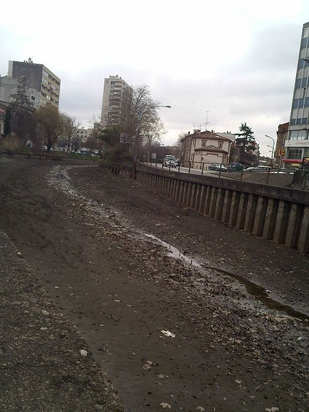 File:Dry-waterpath.jpg